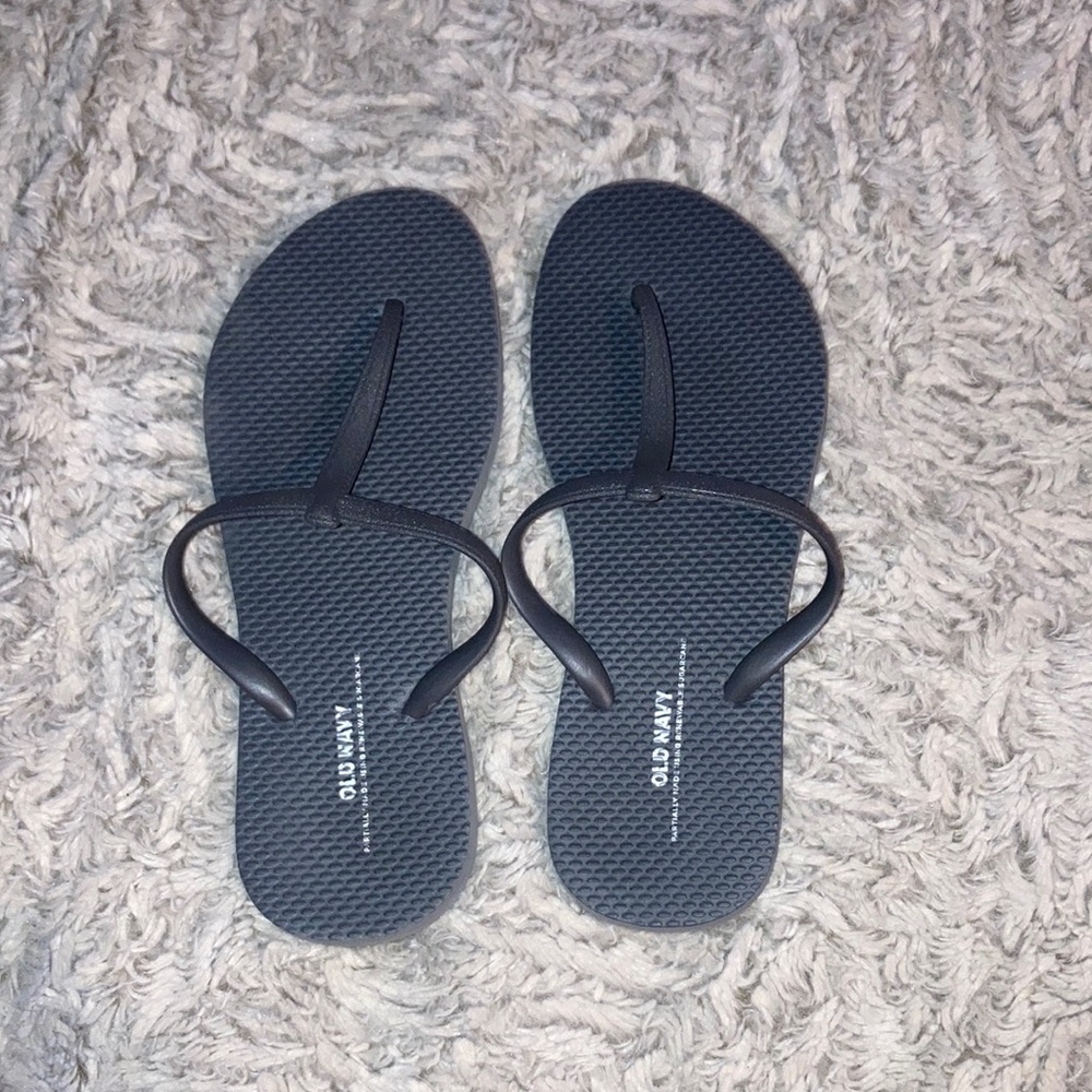 Womens shoe size 6 brand is old navy